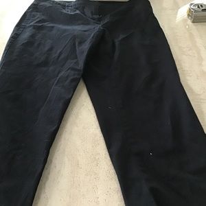 Tribal black capris size 6